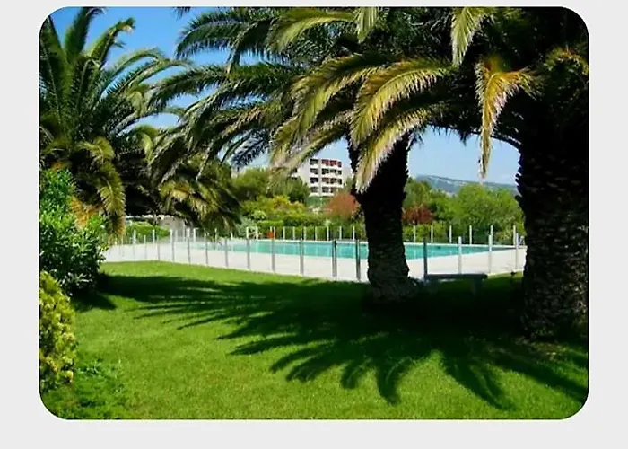 5 Pers Parking Vue Cassis