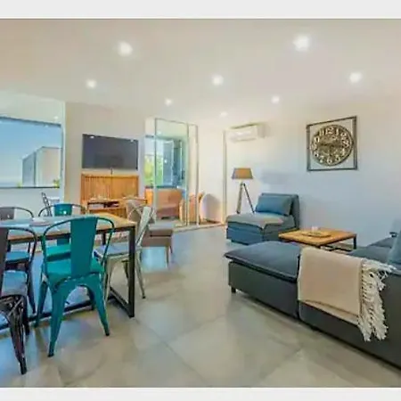 5 Pers Parking Vue Apartman Cassis