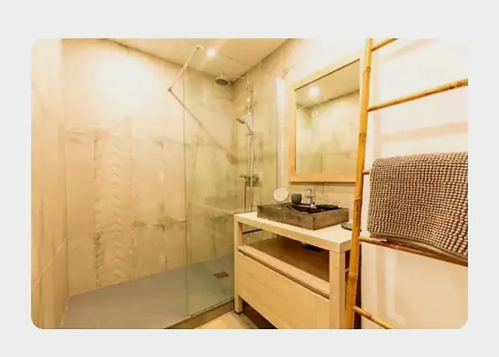 5 Pers Parking Vue Cassis